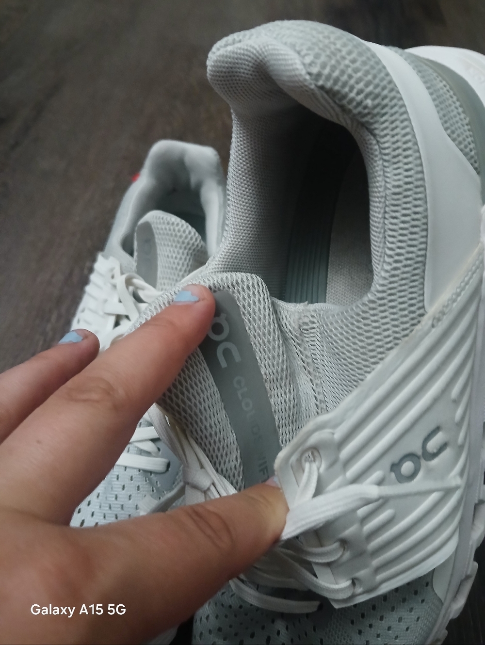 On Running Cloudswift Glacier White Grey colorway Size 8.5 - Picture 4 of 10